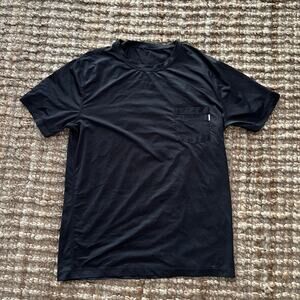 Vuori Men’s Performance Short Sleeve Tee with pocket – Black – Measures Like M